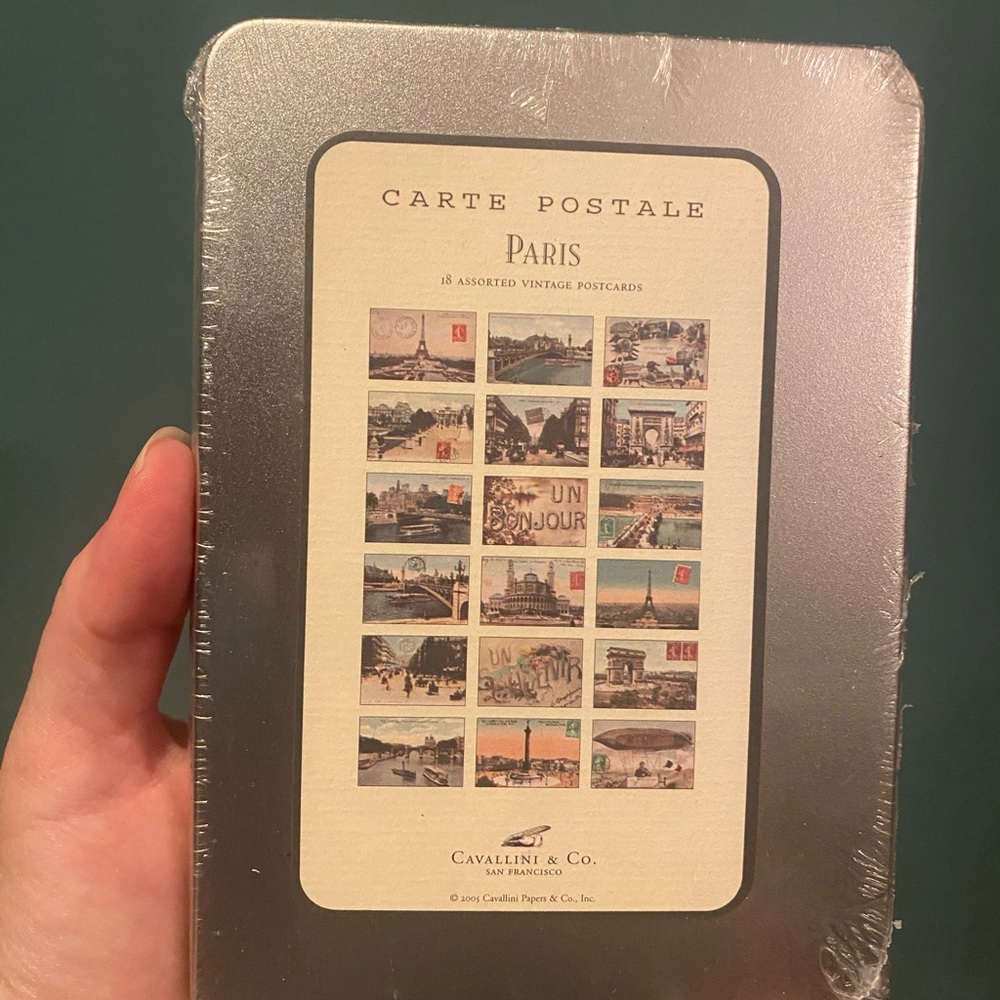 NIB Collection of 18 Vintage Paris Postcards in a tin - Picture 2 of 4